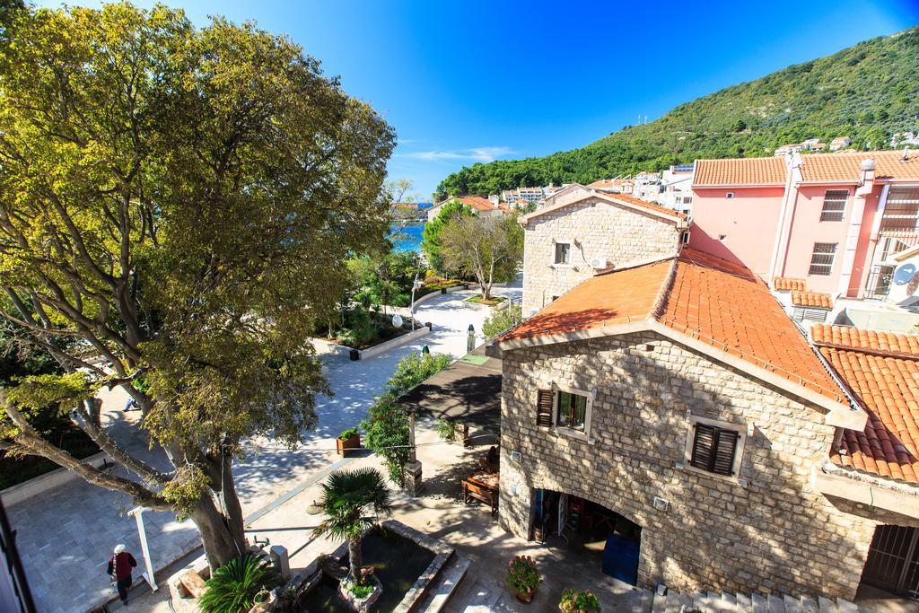 De Lux Apartments Petrovac Exteriör bild