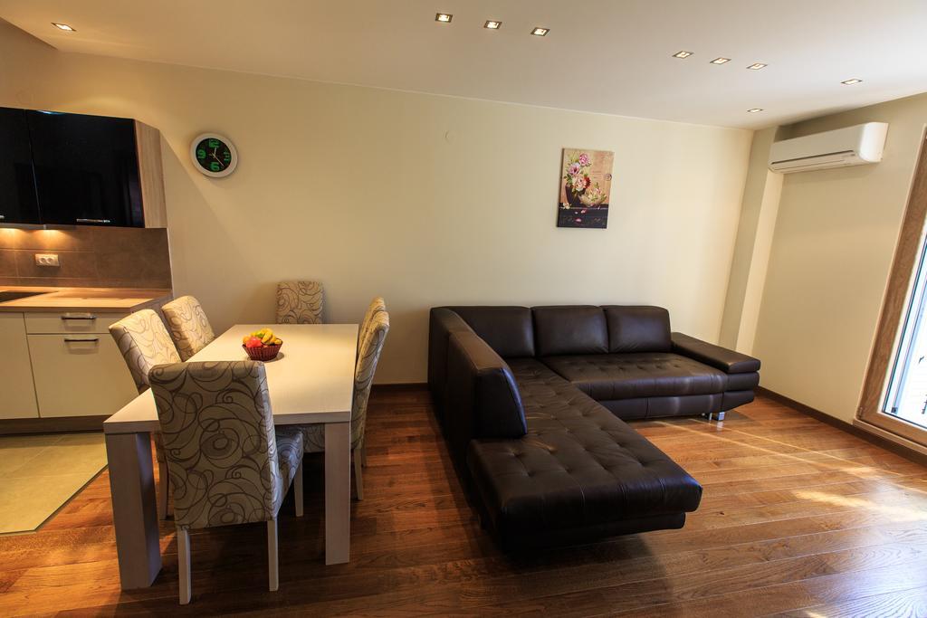 De Lux Apartments Petrovac Exteriör bild