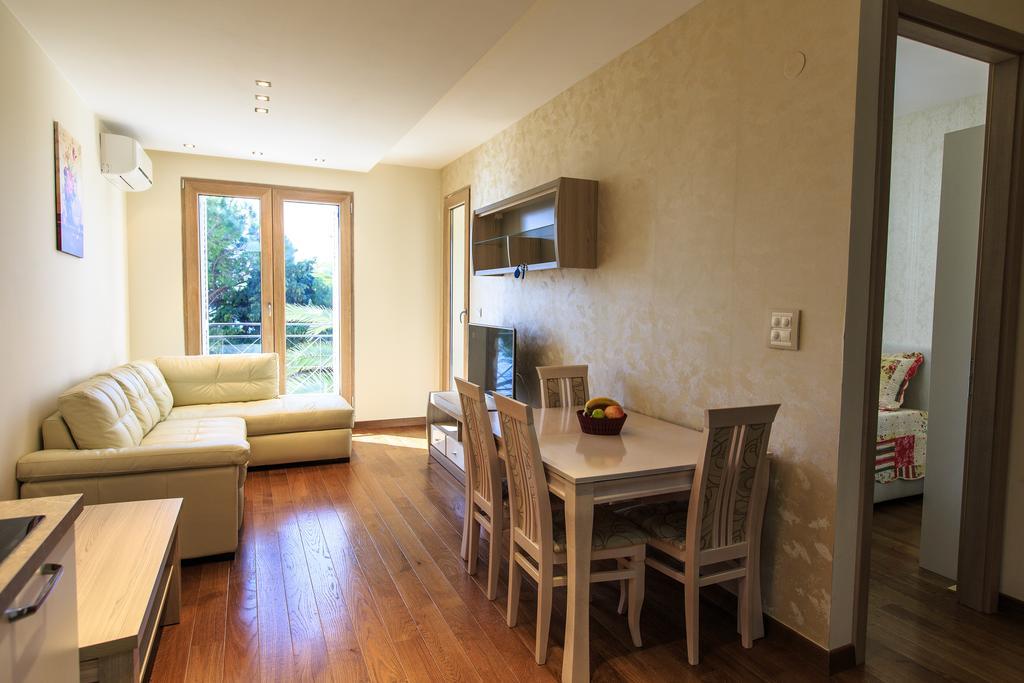 De Lux Apartments Petrovac Exteriör bild