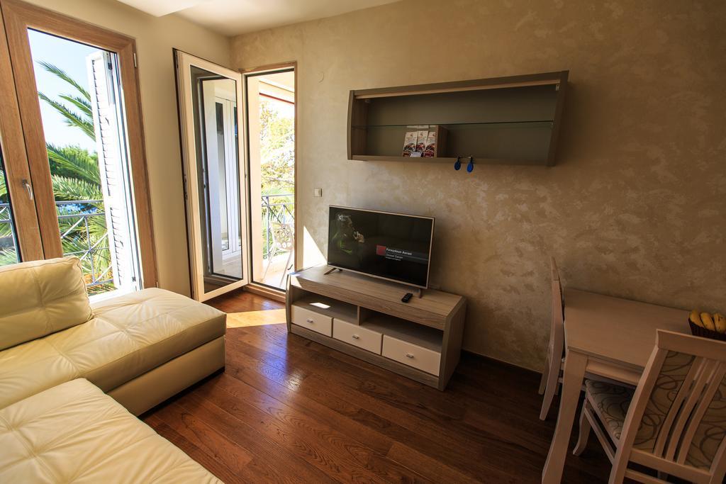 De Lux Apartments Petrovac Exteriör bild