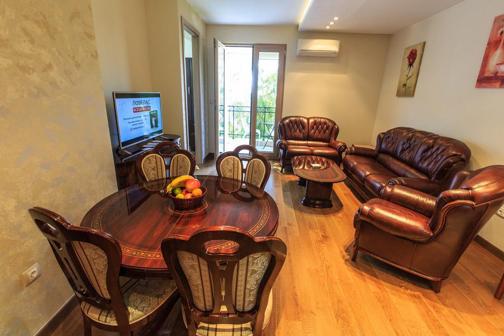 De Lux Apartments Petrovac Exteriör bild